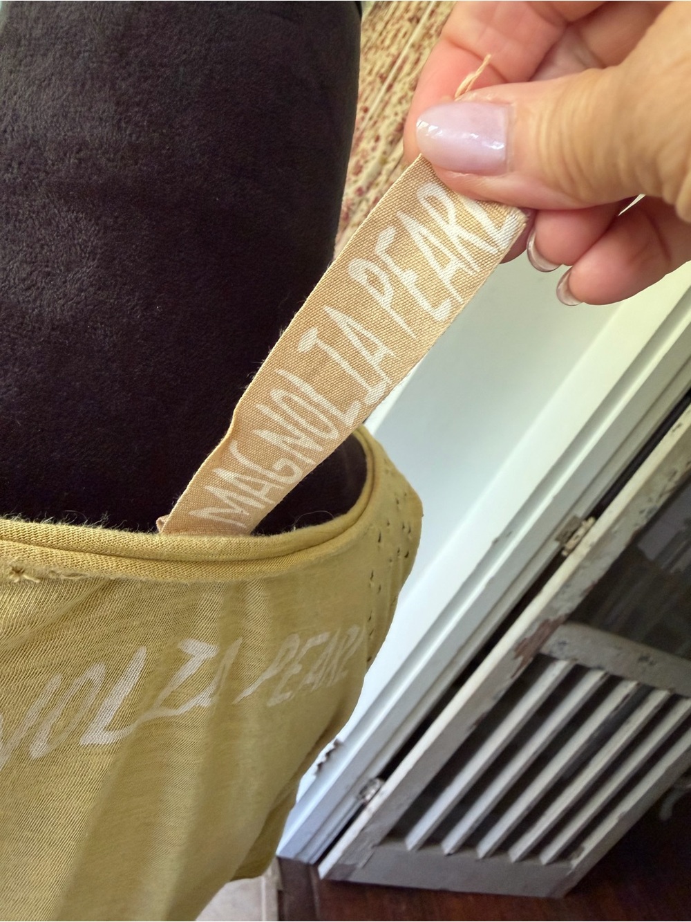 Magnolia Pearl love tee yellow - Picture 4 of 5